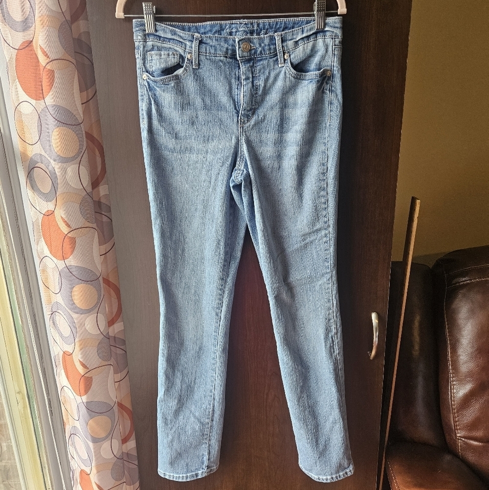 Gloria Vanderbilt Light Blue Straight Leg Jeans
